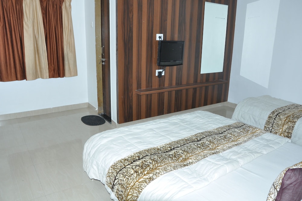 Superior Triple Room photo 3