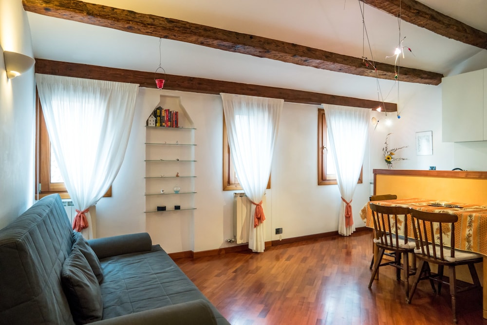 Classic Apartment, City View photo 1