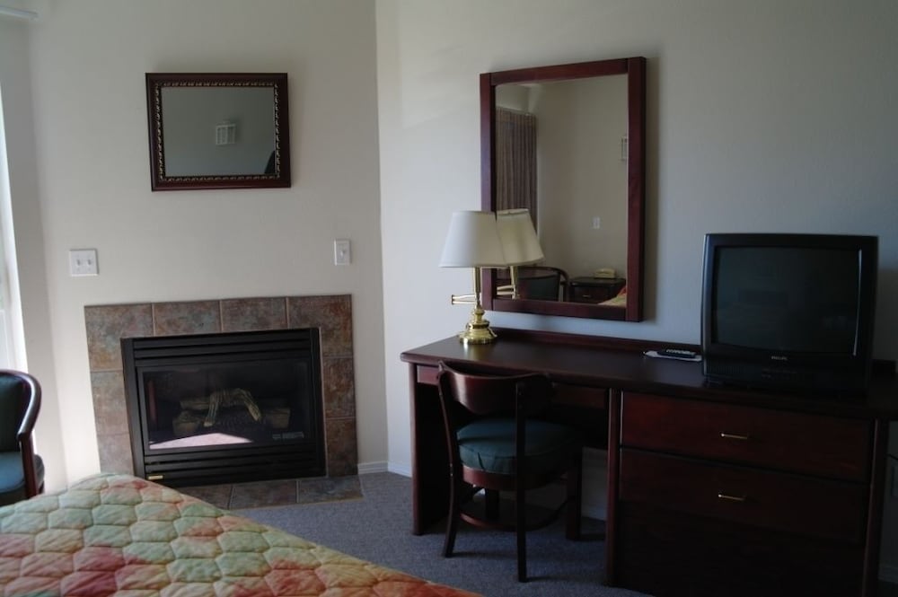 Room, 1 Queen Bed, Non Smoking, Ocean View - Photo 1