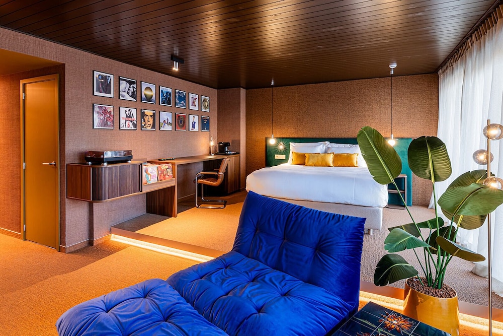 Record Suite