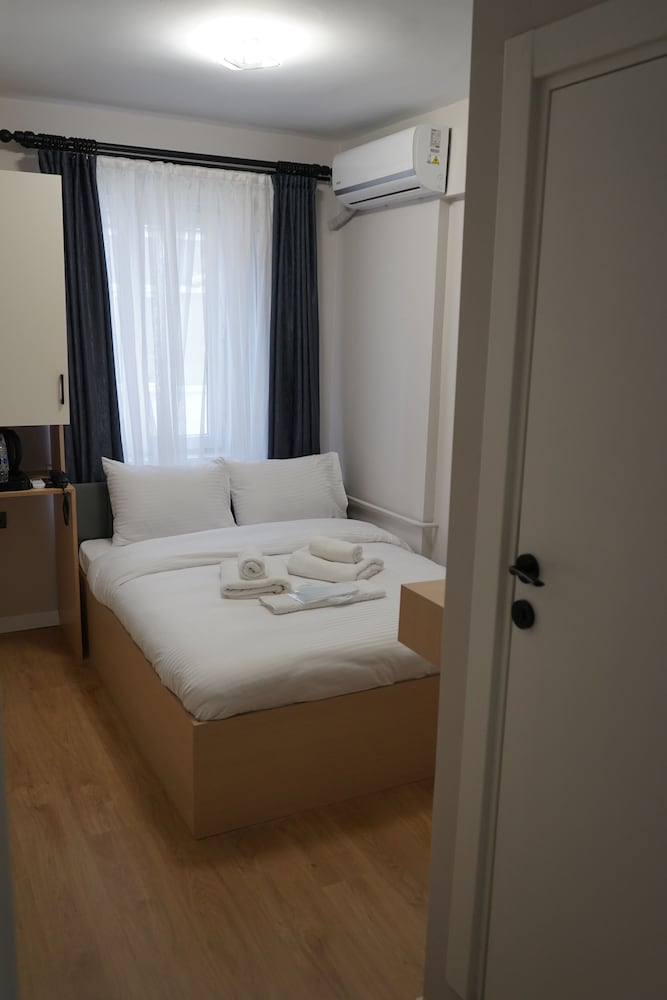Economy Room - Photo 11