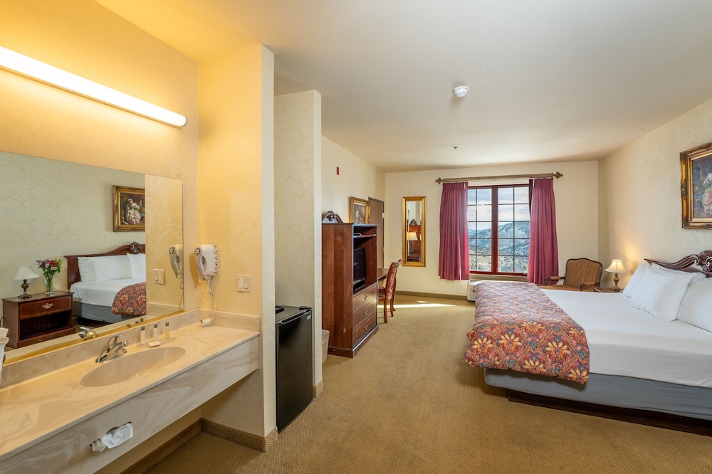 Junior Studio Suite, 1 King Bed, Hot Tub photo 2
