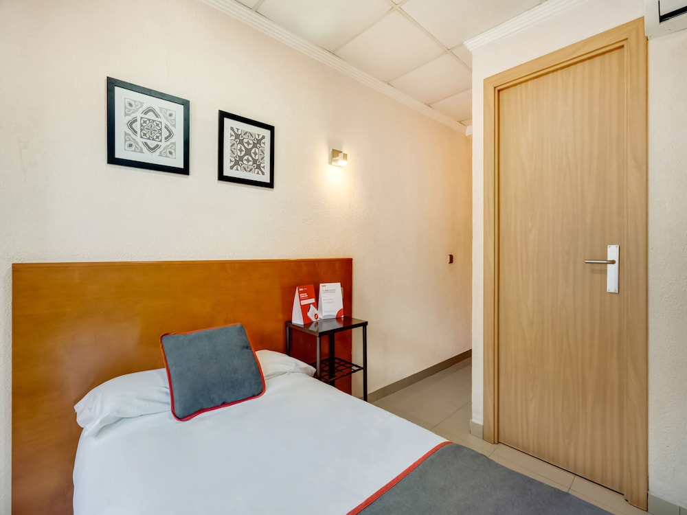 Single Room photo 3