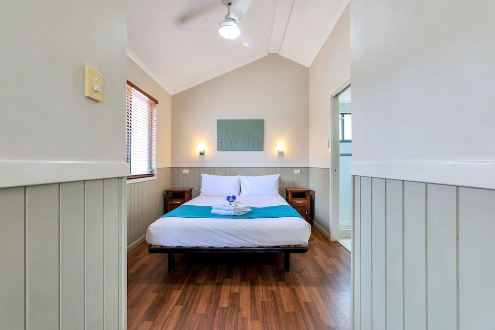 Cabin, 1 Queen Bed (Palm)