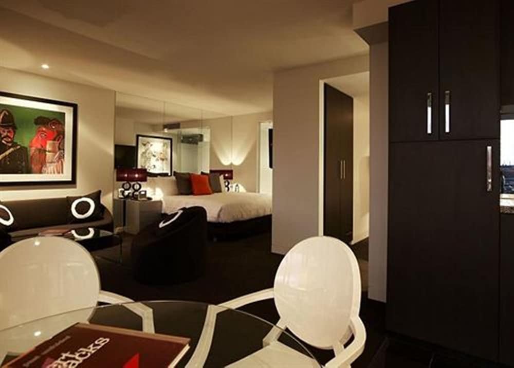 Suite (The Cullen) - Photo 6