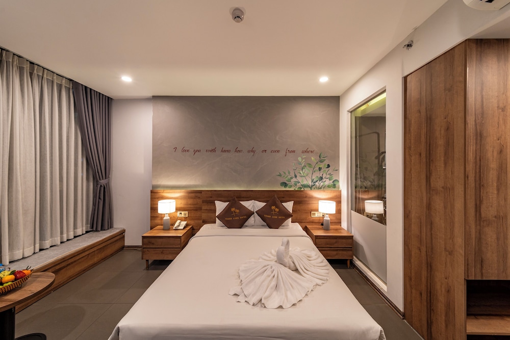 Deluxe Double Room, City View - Photo 2