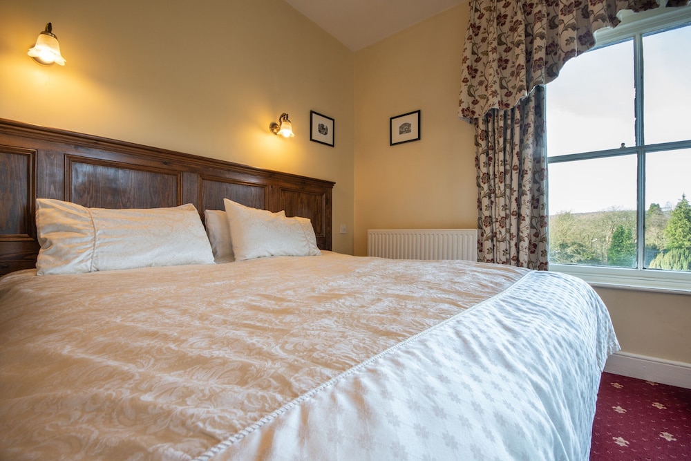 Double or Twin Room, Lake View (38 steps to Second Floor, Room 9)