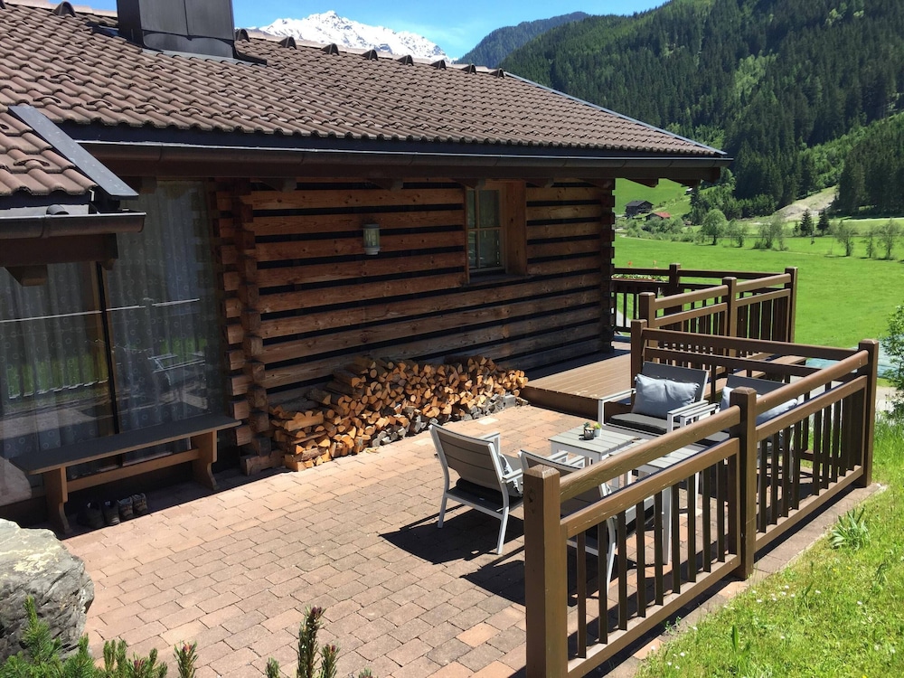 Chalet photo 1