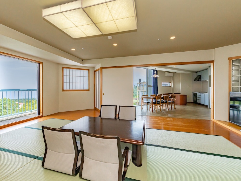Top floor ocean view Deluxe Japanese-Western-Style Room (Non-smoking) photo 2