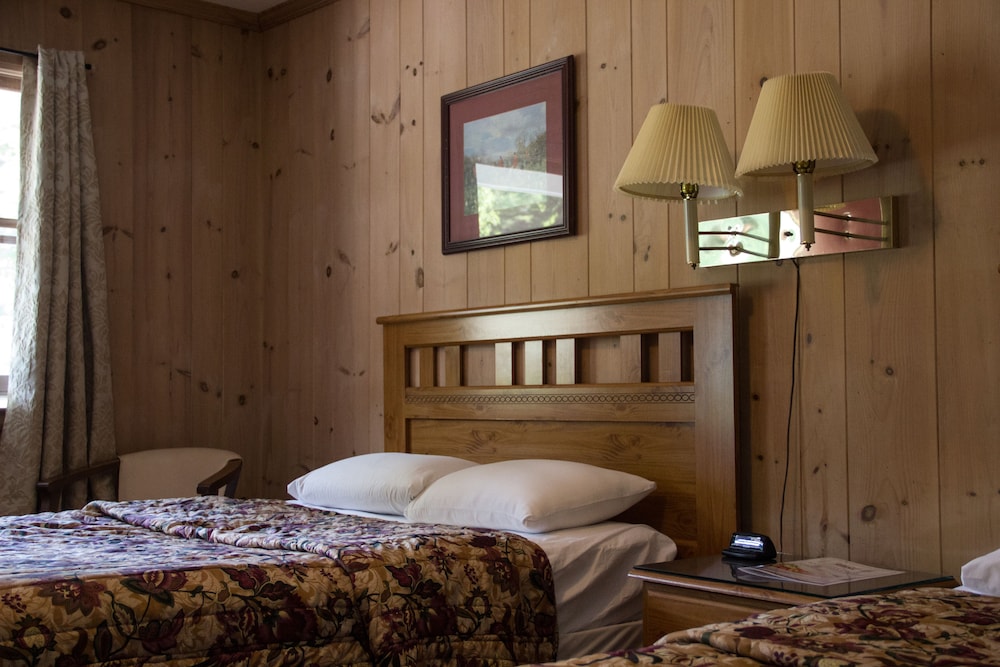 Room, 2 Double Beds photo 3