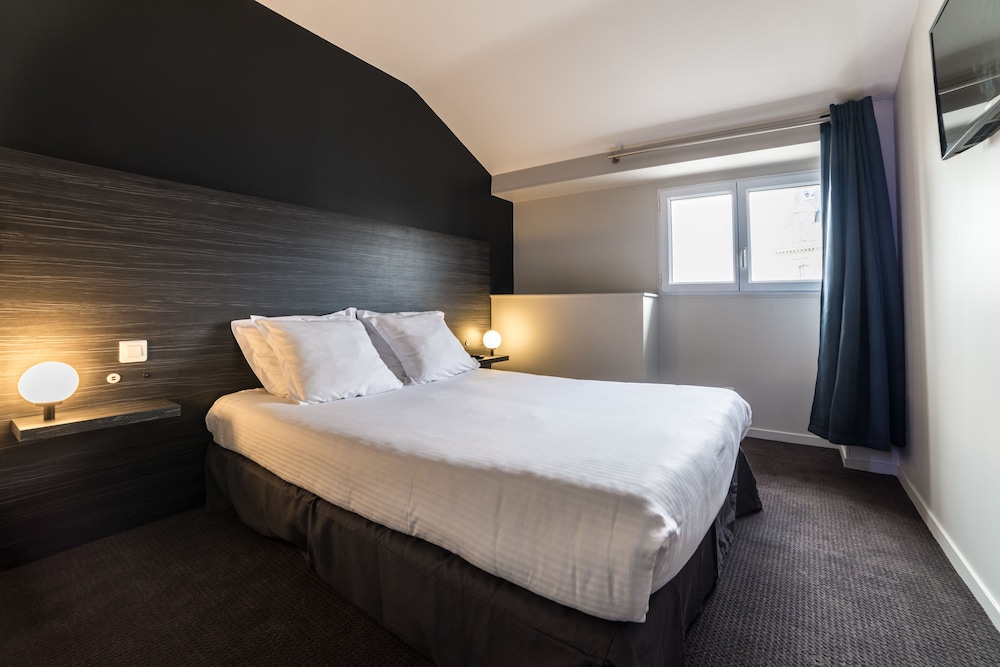 Superior Double Room, 1 Queen Bed, Courtyard View photo 3