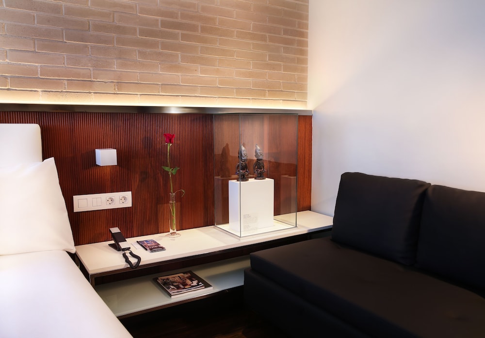 Executive Double Room Single Use thumbnail 5
