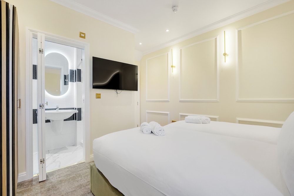 Luxury Twin Room photo 3