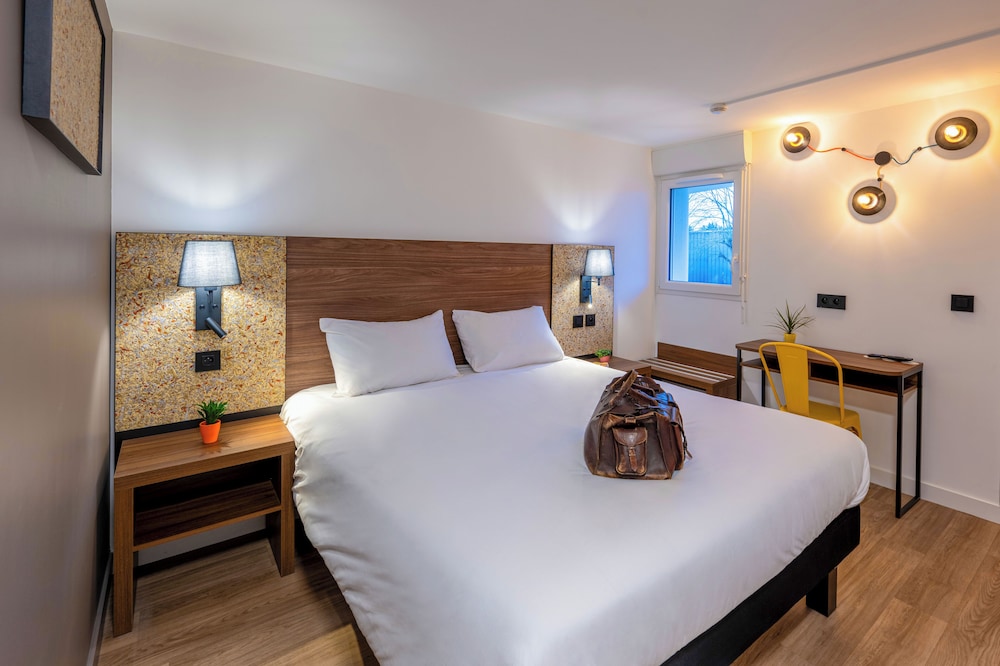 Room, 1 Double Bed, Accessible (Pop Smart) photo 2