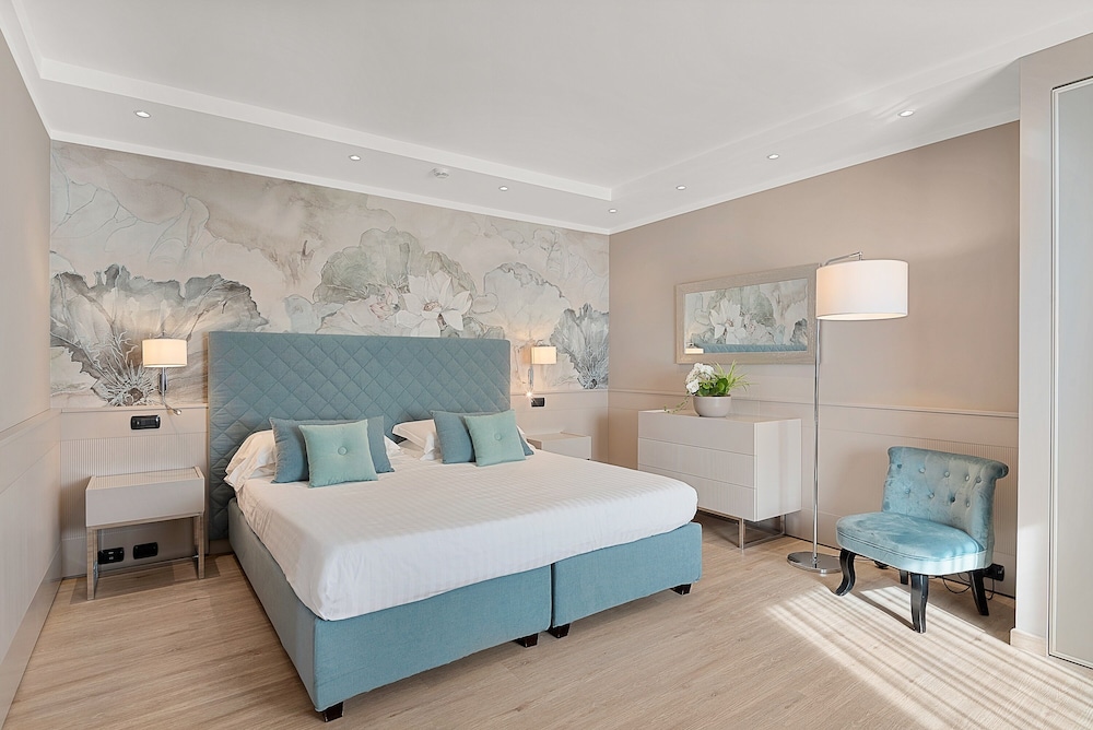 Suite, Terrace, Oceanfront - Photo 1