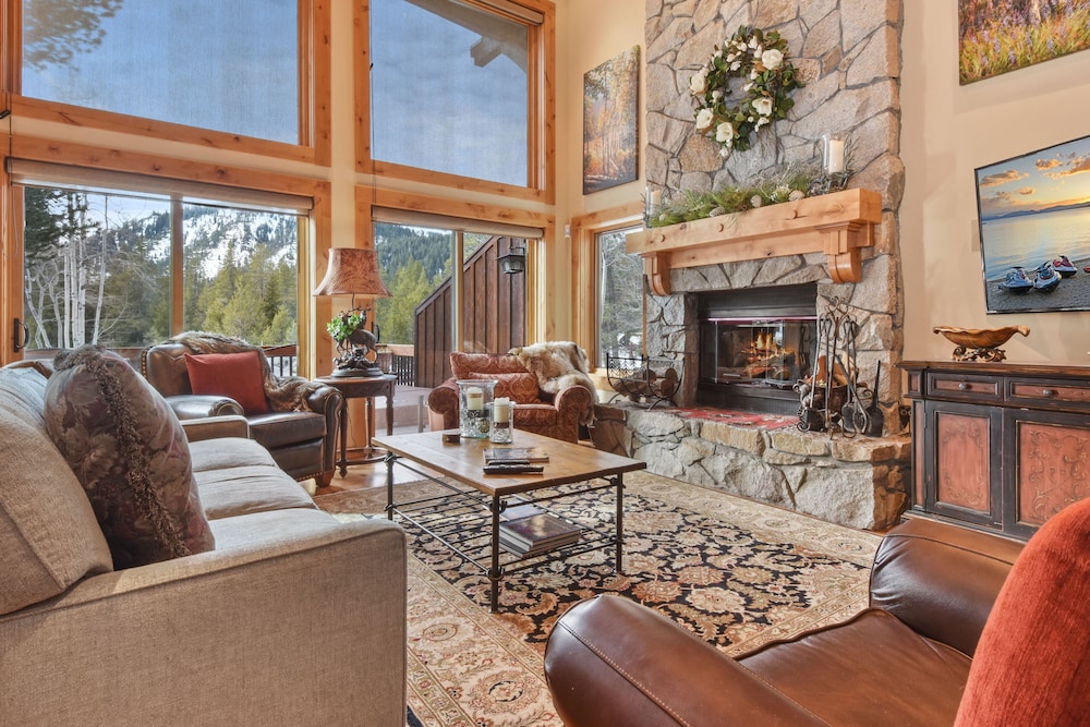 Townhome, Multiple Beds, Hot Tub, Mountain View (Wulf's Lodge at Olympic Valley) photo 1