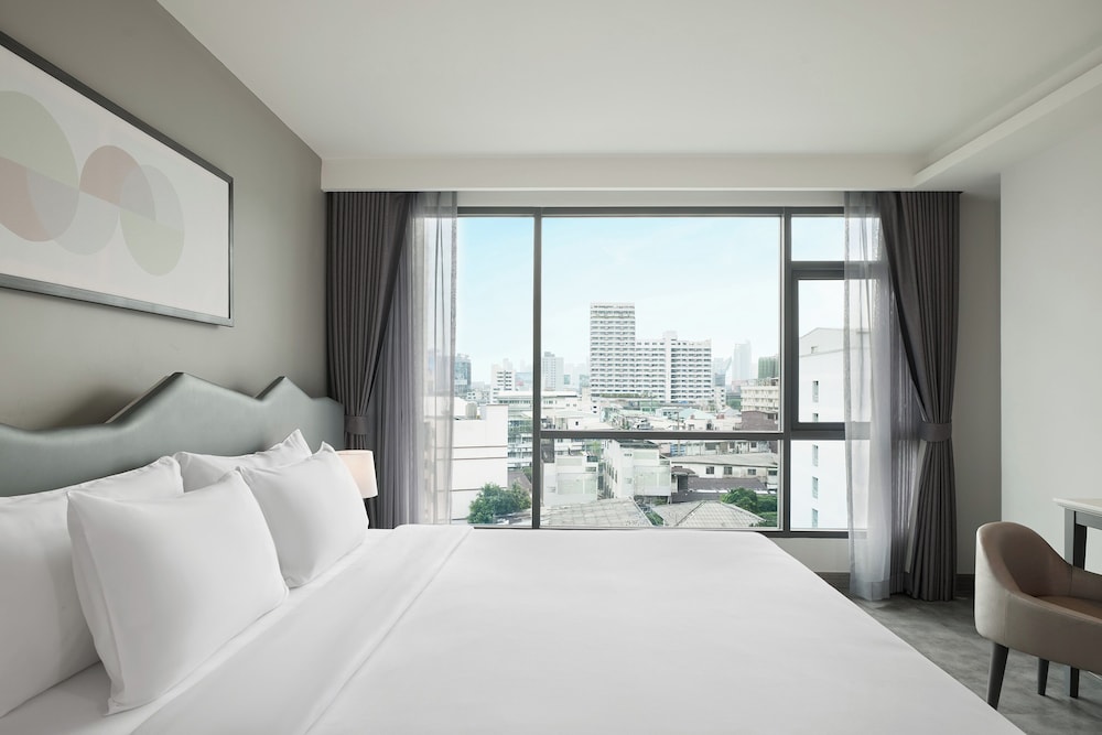 Superior Double Room, City View photo 3
