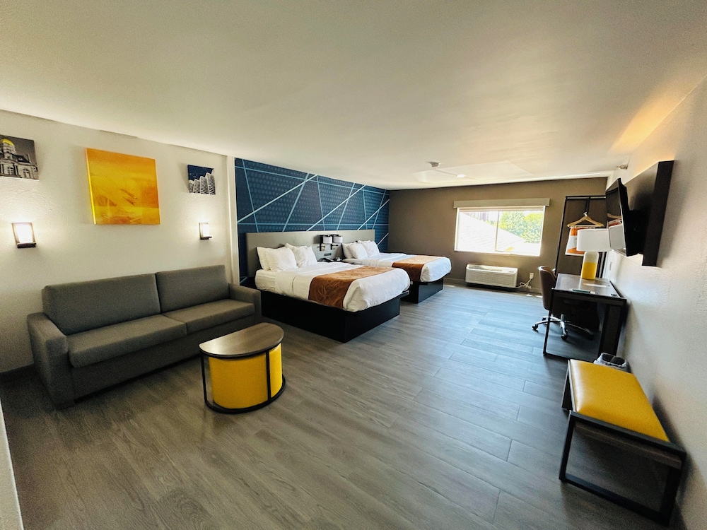 Basic Suite, Multiple Beds, Non Smoking - Photo 1