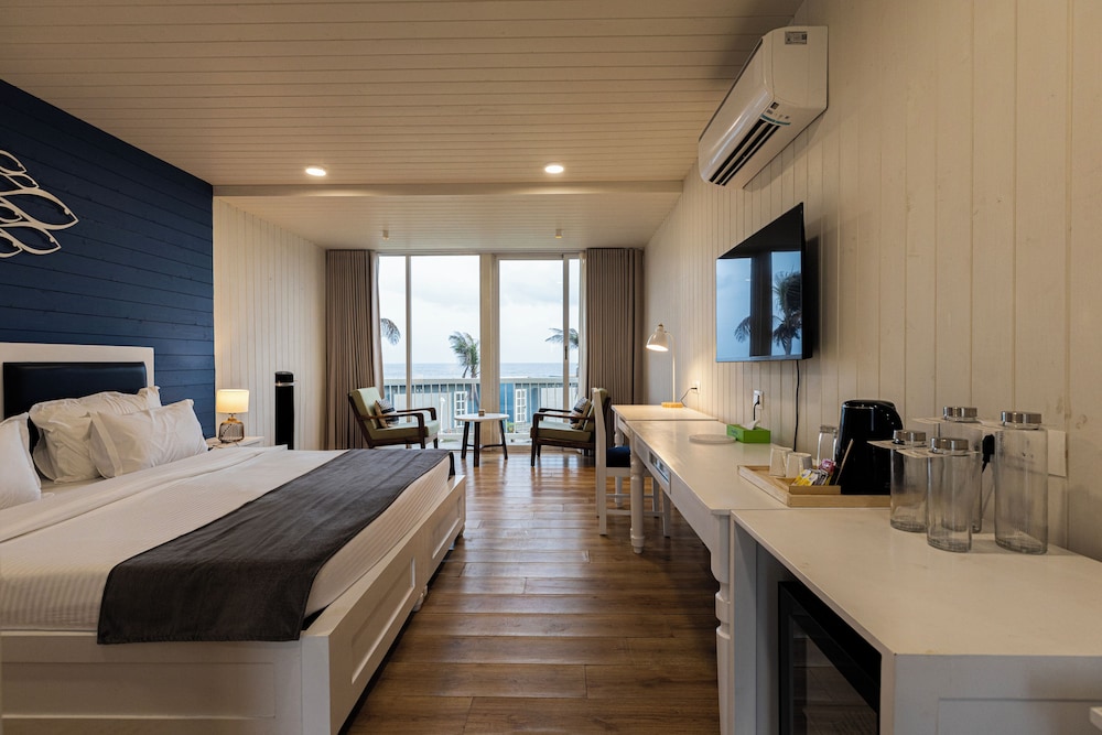 Family Room, Sea View