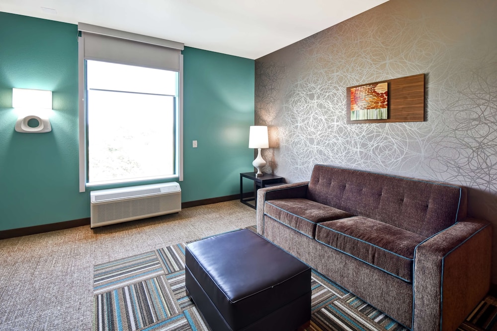 Suite, 1 King Bed, Accessible, Bathtub photo 1