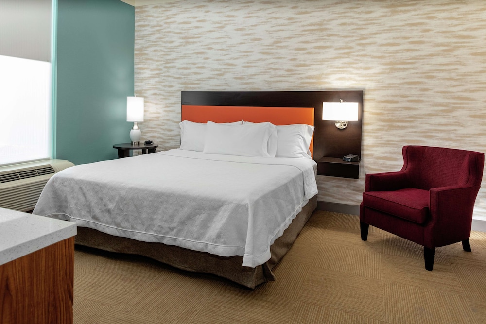 Suite, 1 King Bed, Accessible (Hearing) - Photo 1