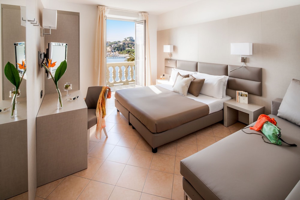 Family Room, Connecting Rooms, Sea View - Photo 1
