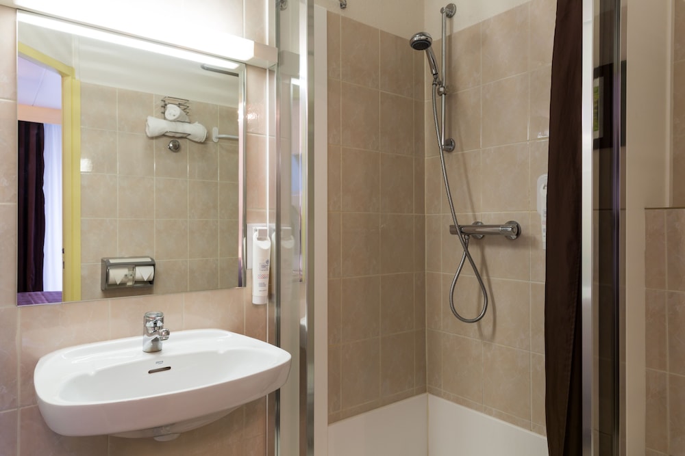 Quadruple Room - Photo 3