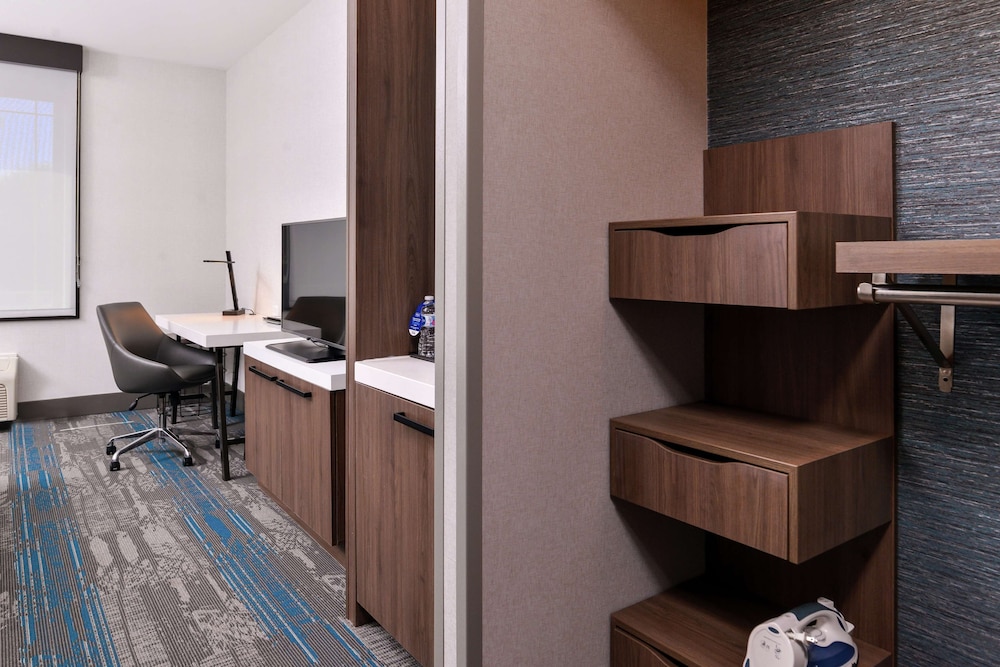 Room, 2 Queen Beds, Accessible - Photo 4