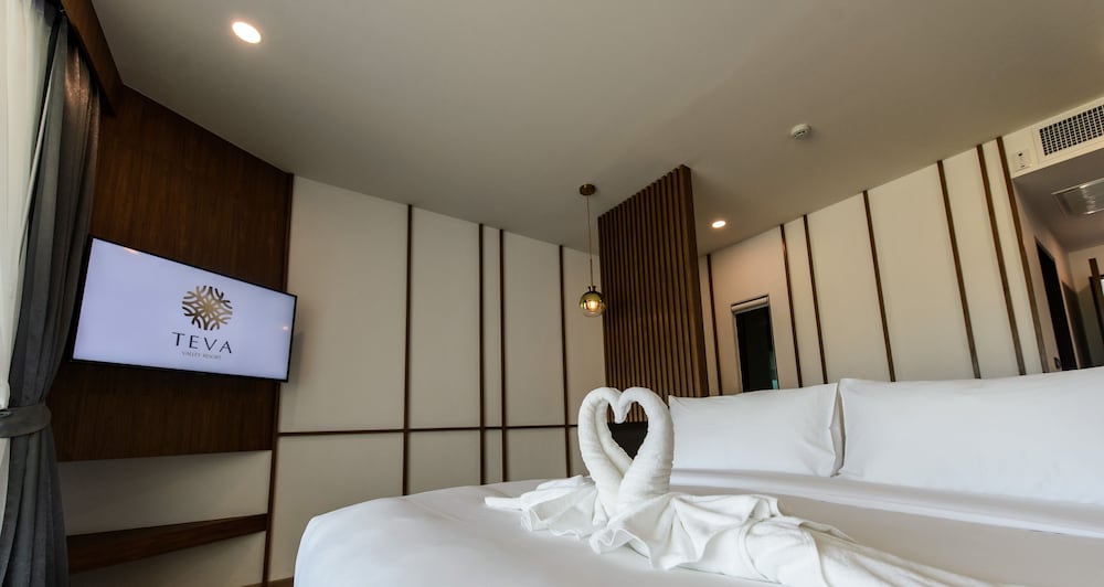 Panoramic Jacuzzi Suite - Photo 2