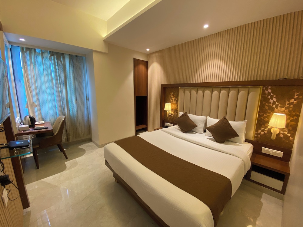 Deluxe Room - Photo 1