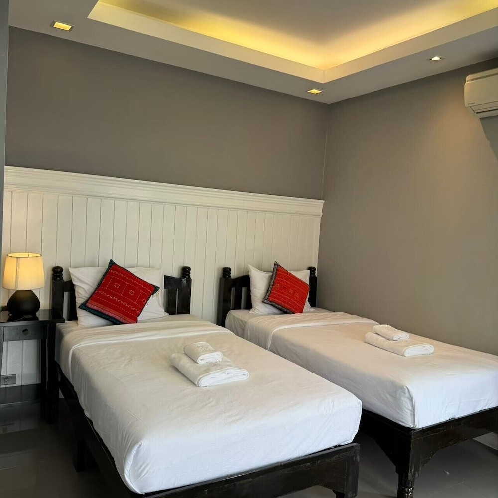 Superior Twin Room, City View