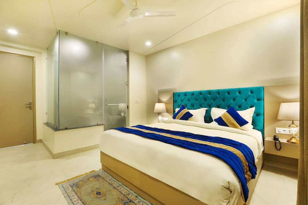 Deluxe Double Room - Photo 31