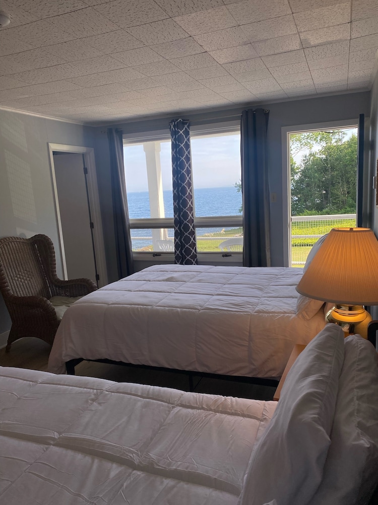 Room 26: UPGRADED Oceanfront 2nd Floor photo 1