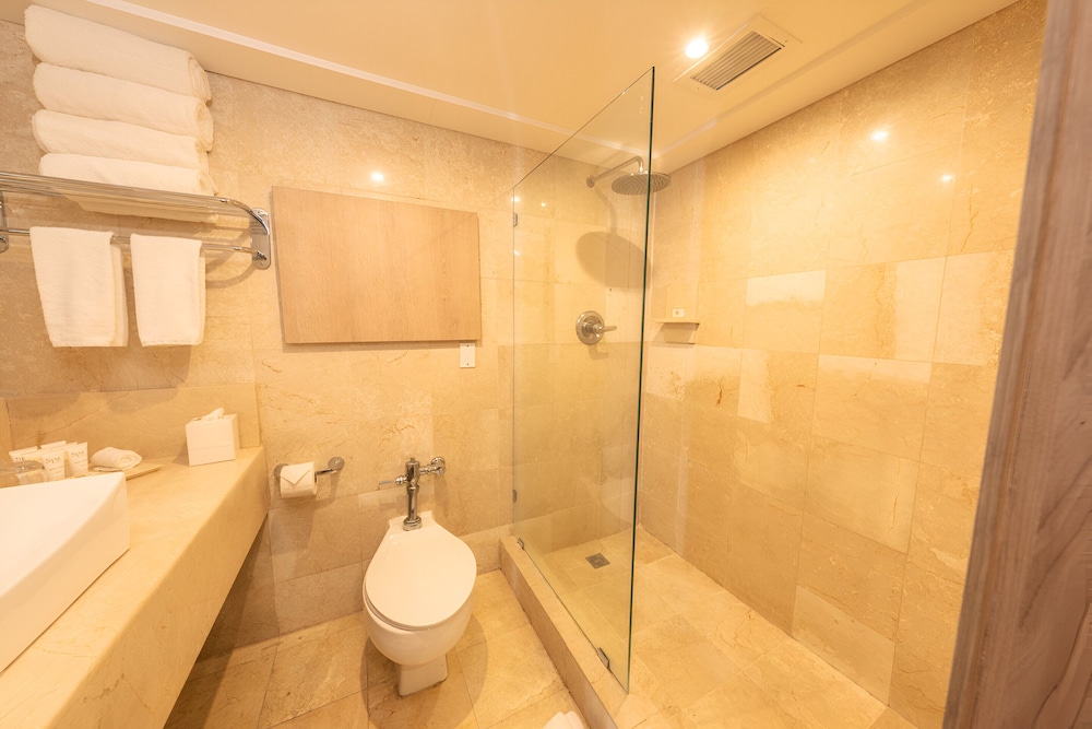 2 Double Beds Premium Room, City View - Photo 4