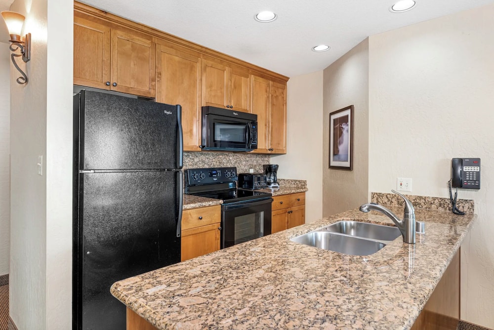 Enjoy the Ridge Tahoe Two-bedroom Lock-off for a Family of 6, 写真 8