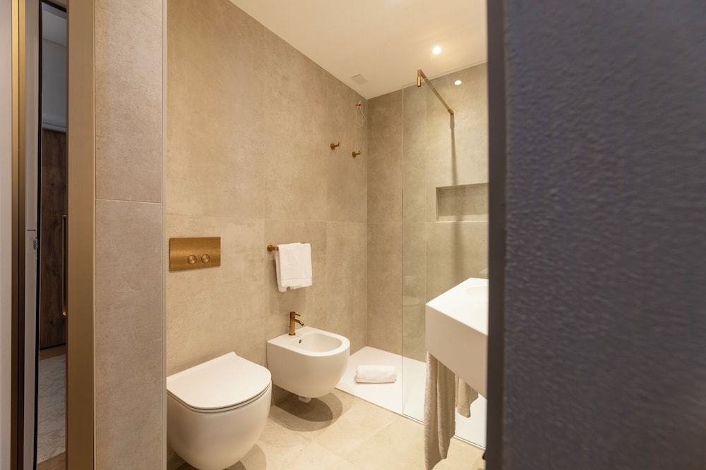 Standard Double Room - Photo 10