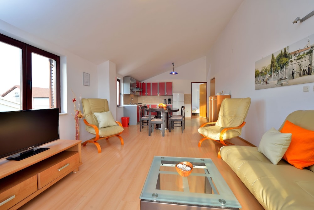 Apartment, 3 Bedrooms, Balcony, Sea View photo 1