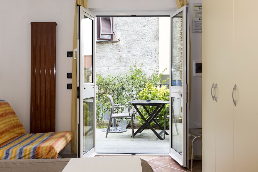 Standard Double Room, 1 Bedroom, Ensuite photo 3