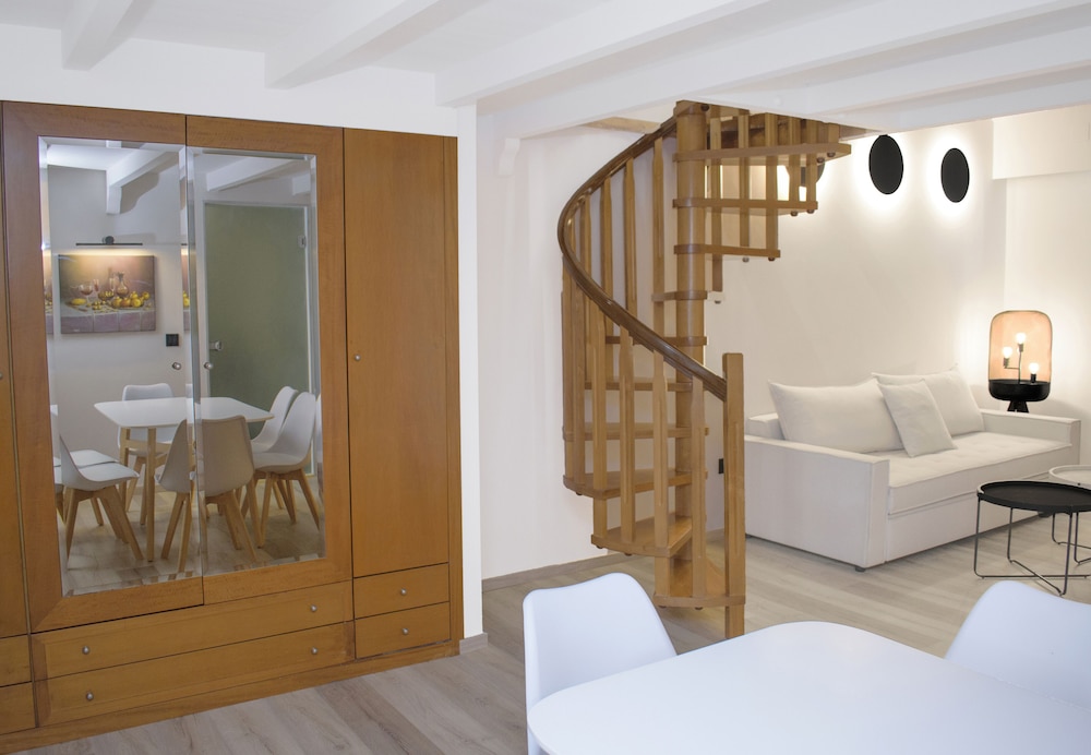Duplex, 1 Bedroom, Balcony