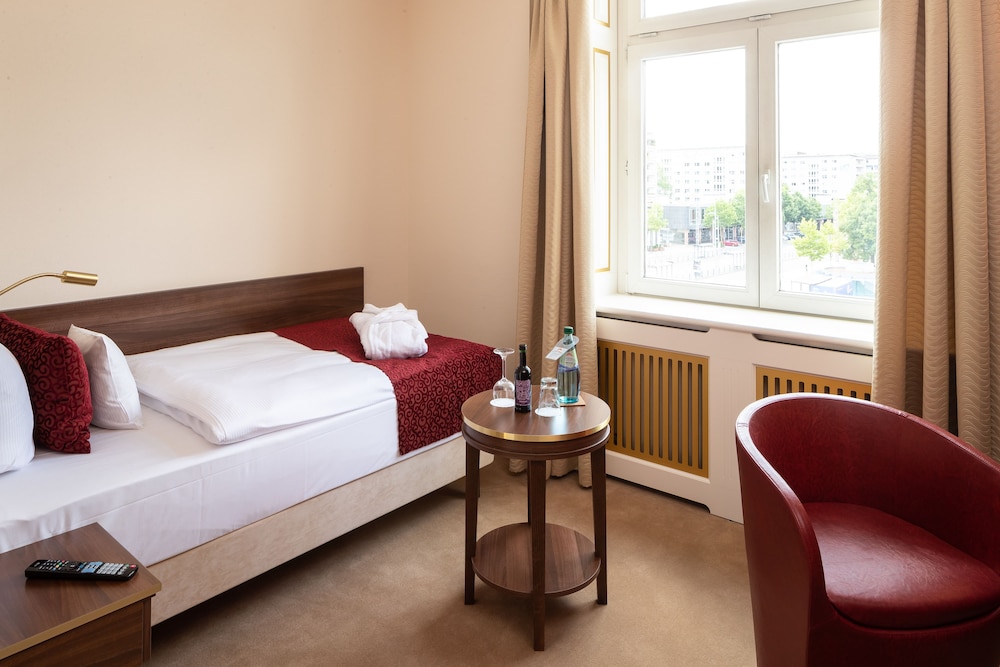 Premium Single Room (Comfort) photo 2