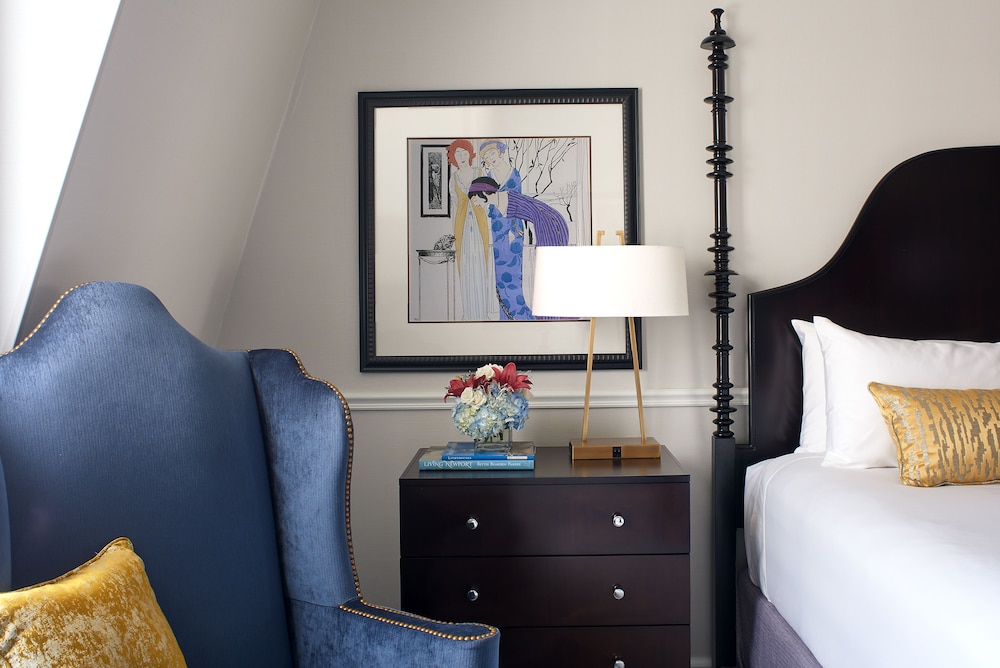 Deluxe Room, 1 King Bed (Newport Guest Room) photo 3