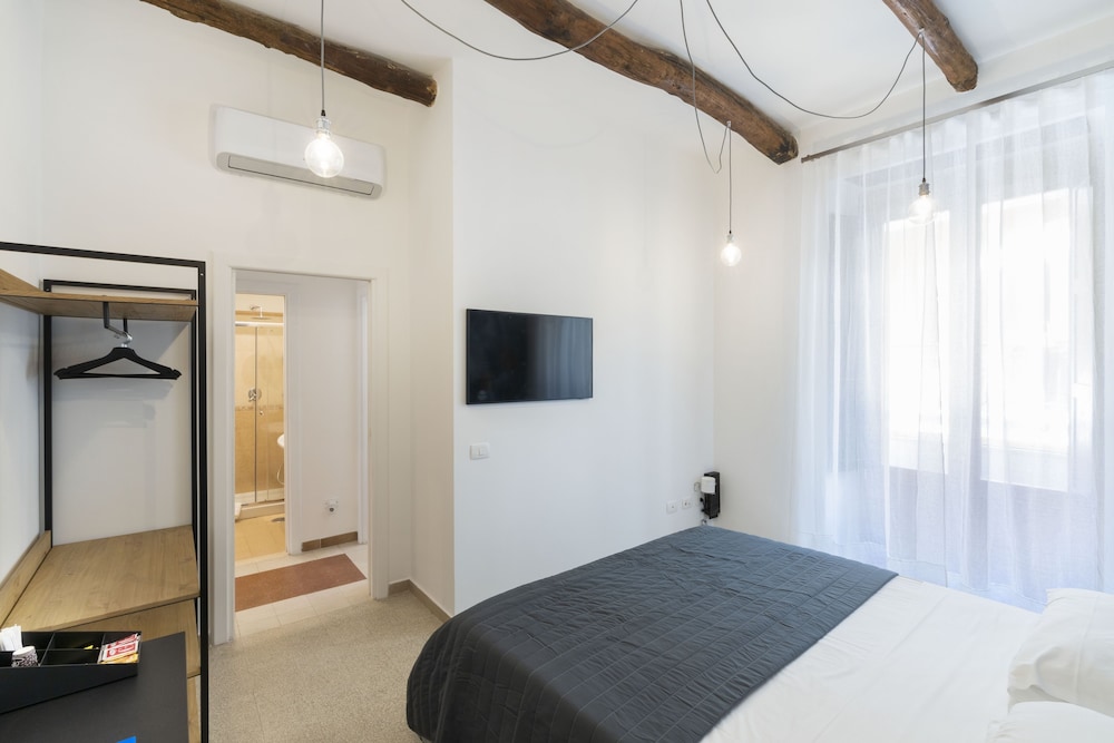 Deluxe Triple Room, Balcony photo 1