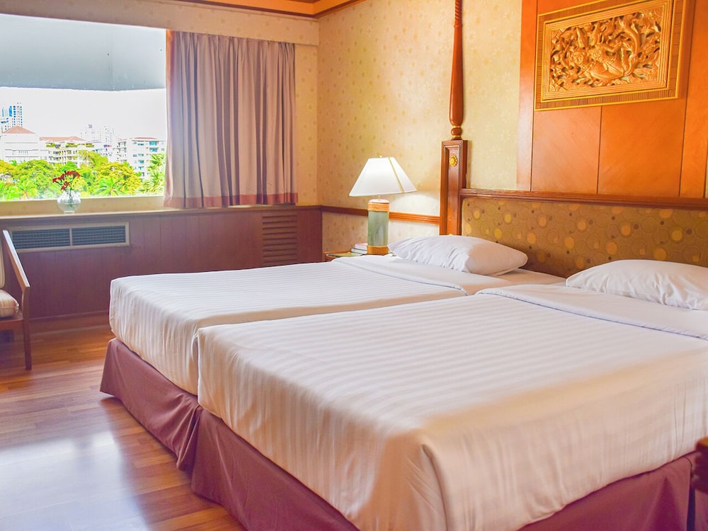 Standard Room, Golf View - Photo 7