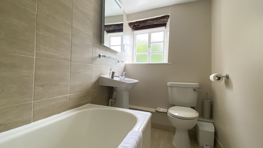 Twin Room, Ensuite photo 2
