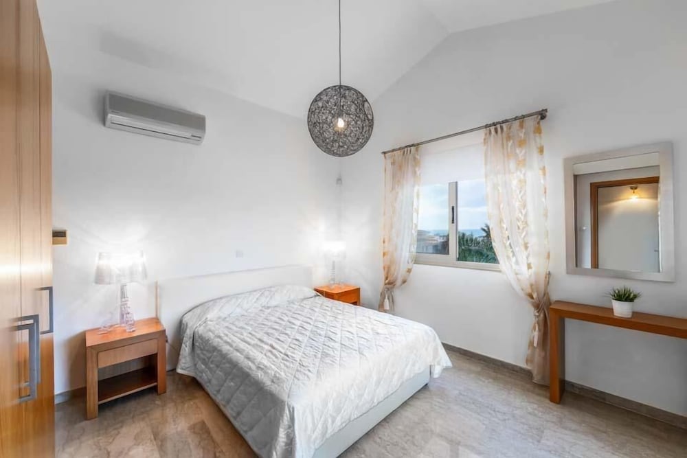 Villa (4 Bedrooms) photo 3