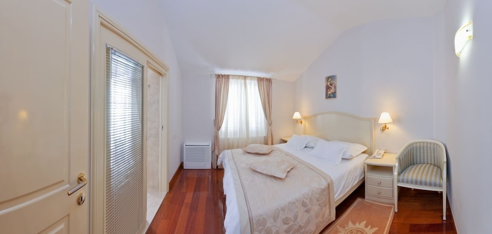 Deluxe Apartment, Sea View (2 Balconies)