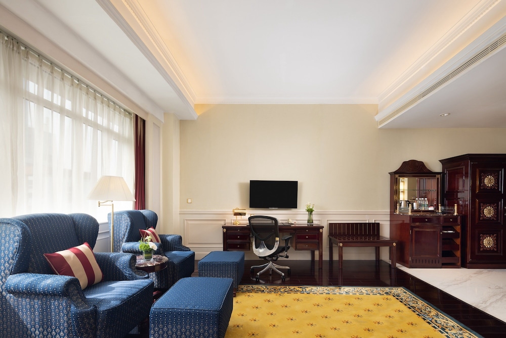 Junior Suite, 2 Twin Beds, Accessible, Club Lounge Access