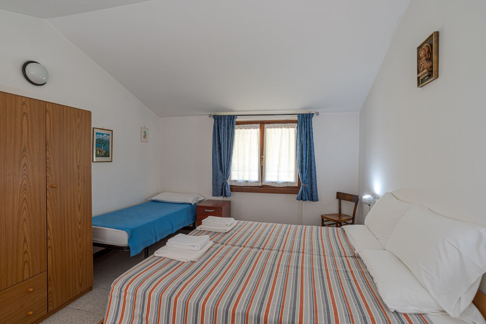Honeymoon Apartment, Multiple Bedrooms, Mountainside (CO.RI. Appartamenti 2)