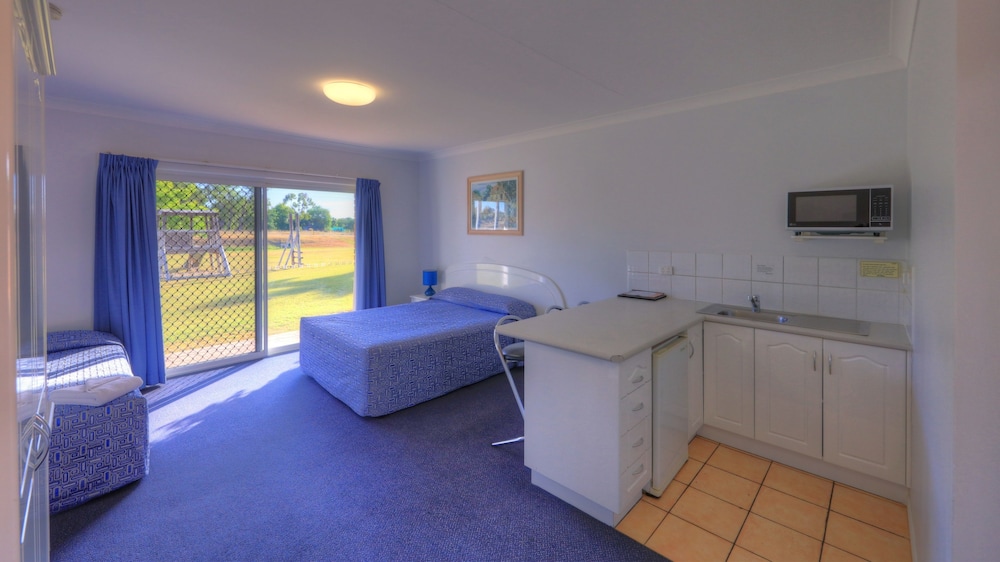 Standard Room, Non Smoking, Kitchenette (Self-contanied Studio) photo 2
