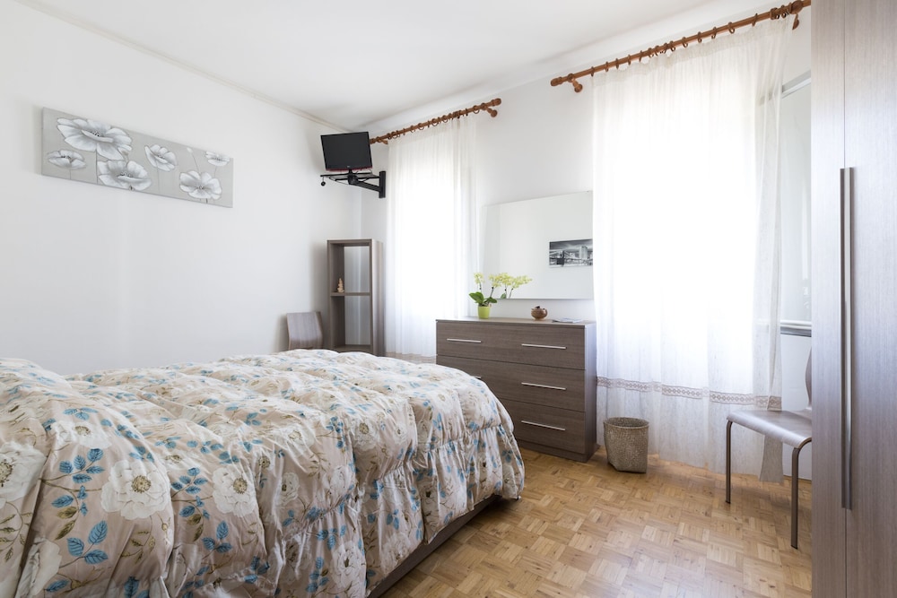 Basic Double Room with Terrace - Photo 12
